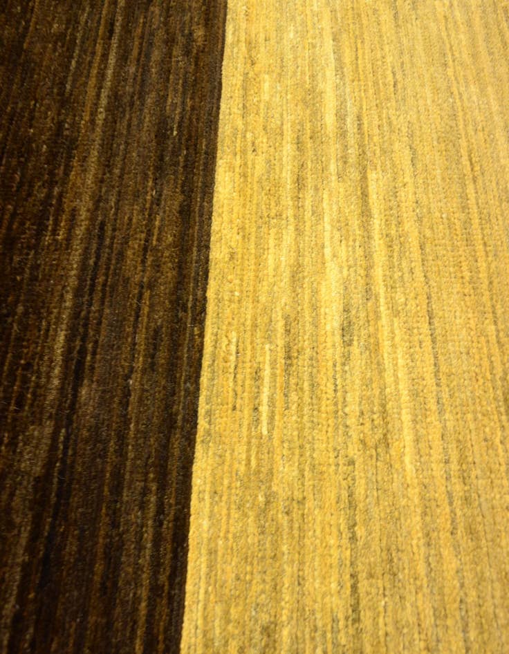 Detail image of  3' 2 x 4' 9  Hand Knotted Modern Ziegler Oriental Rug