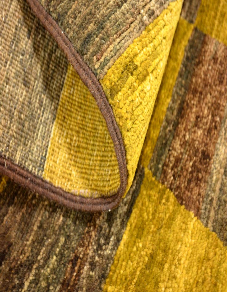 Detail image of  3' 3 x 4' 10  Hand Knotted Modern Ziegler Oriental Rug