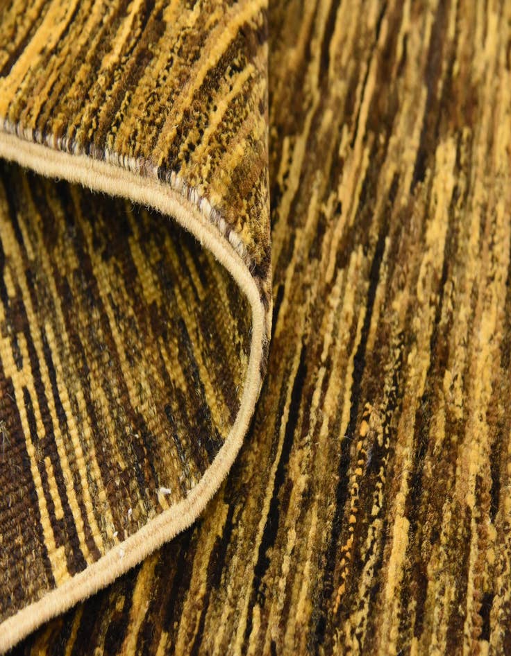 Detail image of  4' 2 x 6' 2  Hand Knotted Modern Ziegler Rug