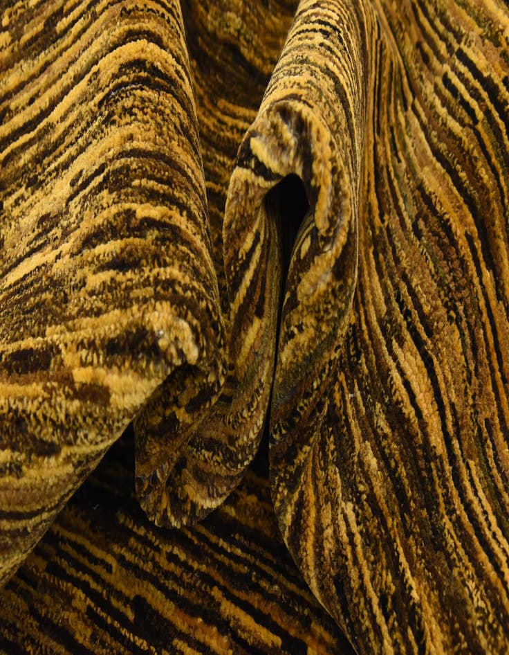 Detail image of  4' 2 x 6' 2  Hand Knotted Modern Ziegler Rug