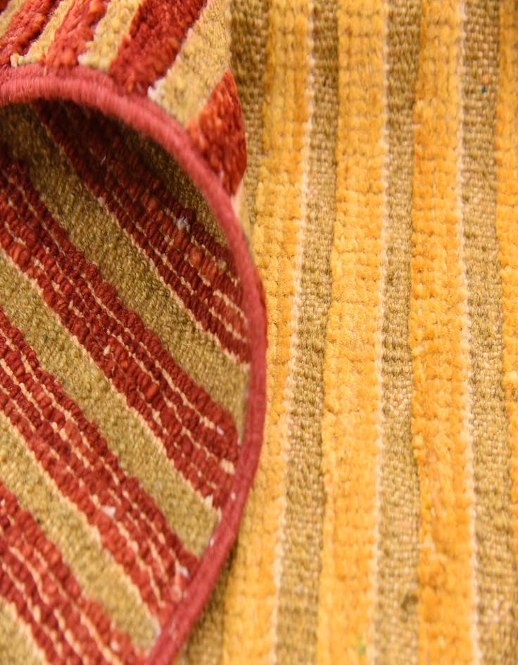 Detail image of  5' 3 x 6' 3  Hand Knotted Modern Ziegler Rug