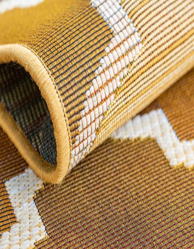 Detail image of  2' 2 x 3'  Washable Lattice Indoor / Outdoor Rug