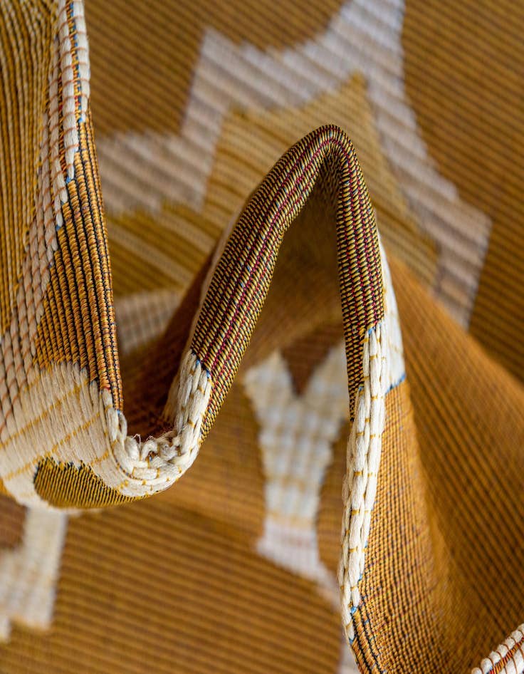 Detail image of  2' 2 x 3'  Washable Lattice Indoor / Outdoor Rug