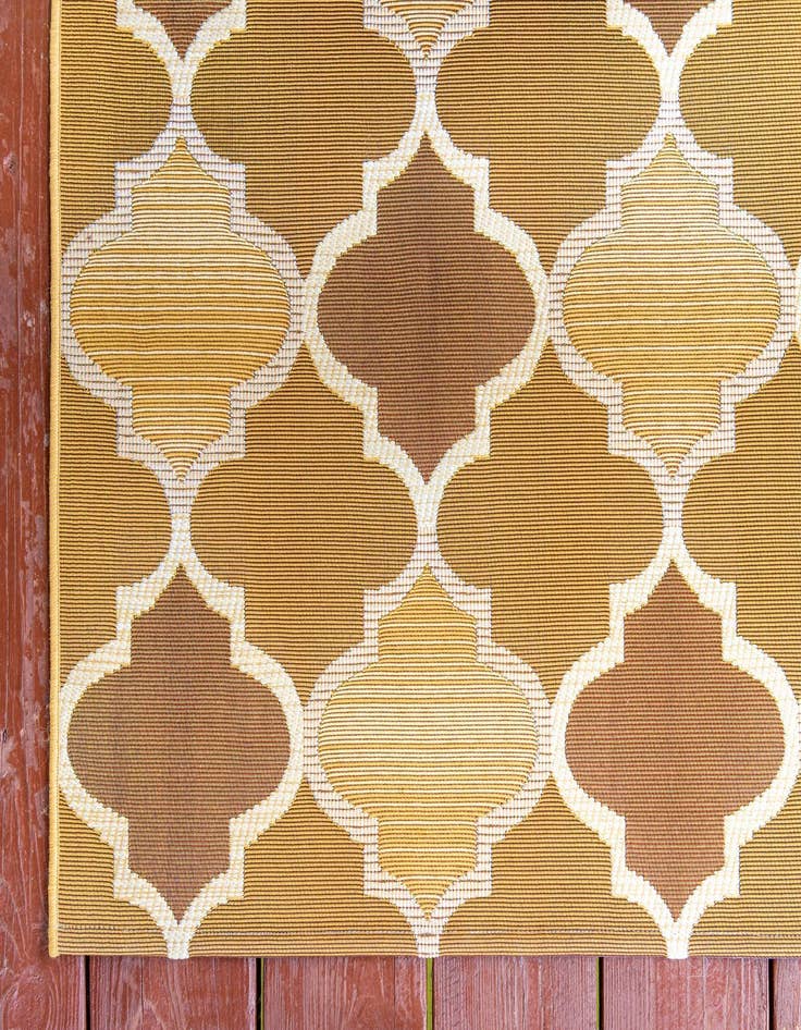 Detail image of  2' 2 x 3'  Washable Lattice Indoor / Outdoor Rug
