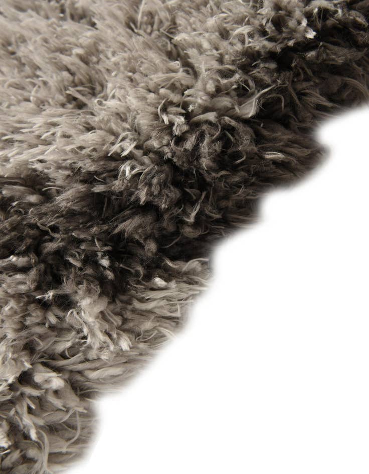 Detail image of  5' 4 x 7' 8 Soft Touch Shag Rug