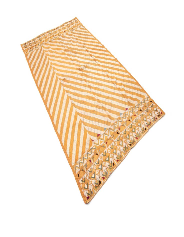 Detail image of  4' 6 x 8' 5 Stickerei Rug