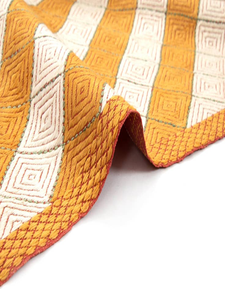 Detail image of  4' 6 x 8' 5 Stickerei Rug