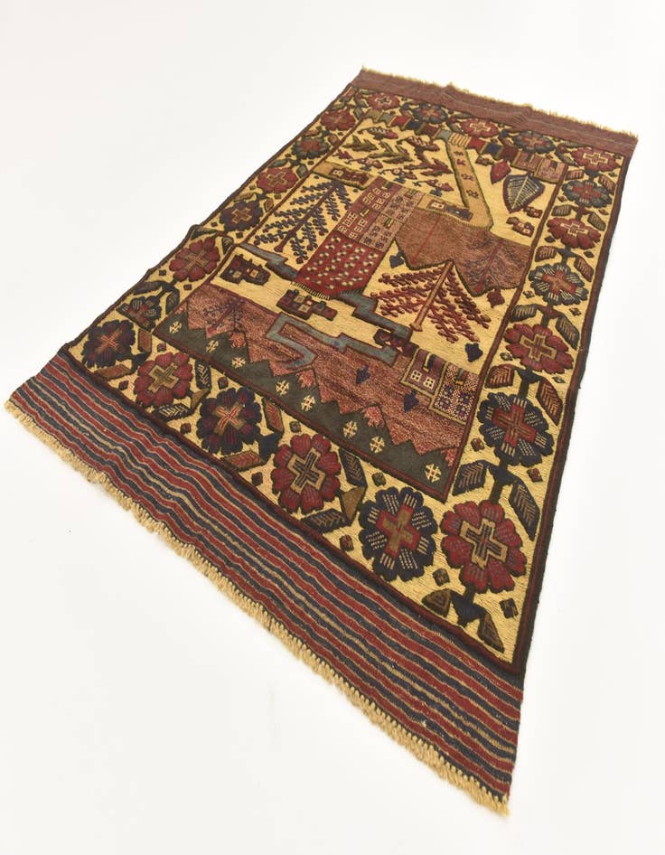 Detail image of 4' 4 x 6' 4 Hand Knotted Sumak Wool Rug