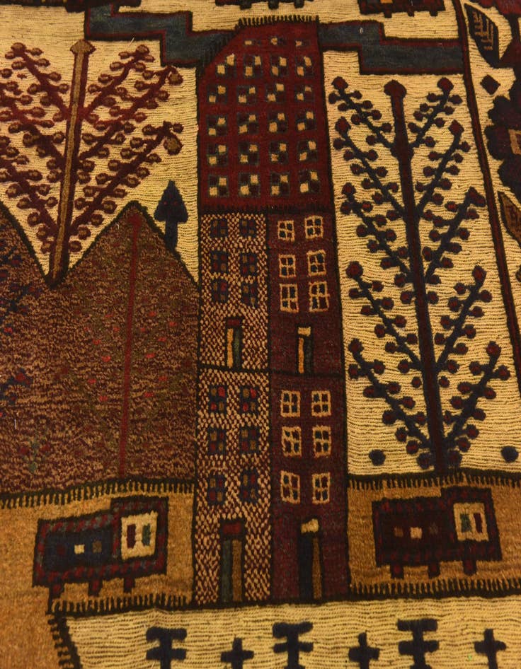 Detail image of 4' 4 x 6' 4 Hand Knotted Sumak Wool Rug