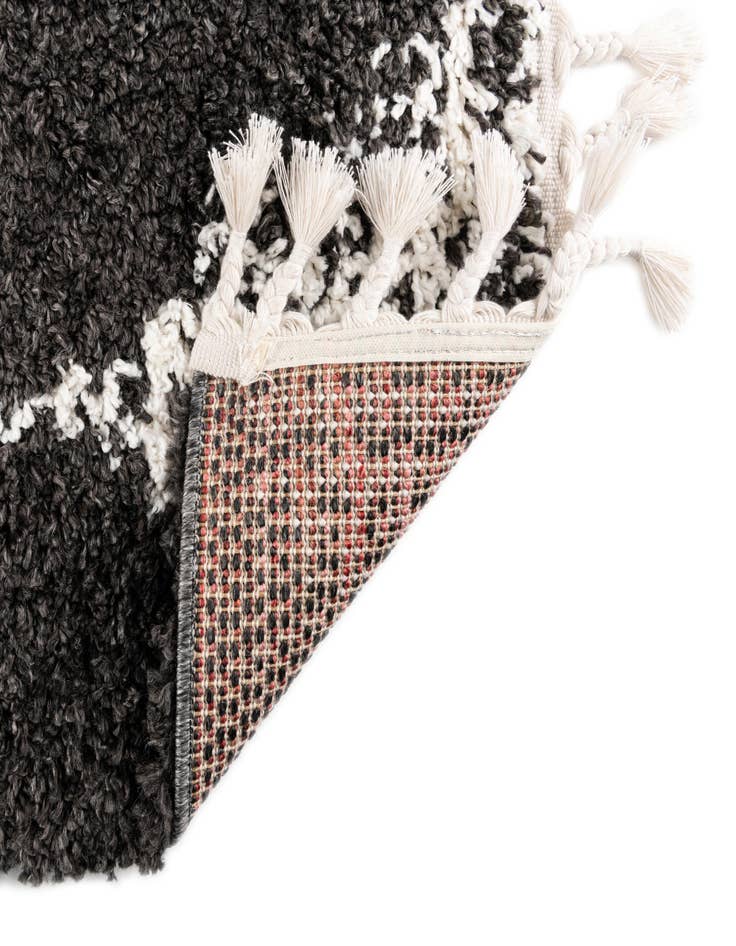 Detail image of  5' 3 x 8' Serenity Shag Rug