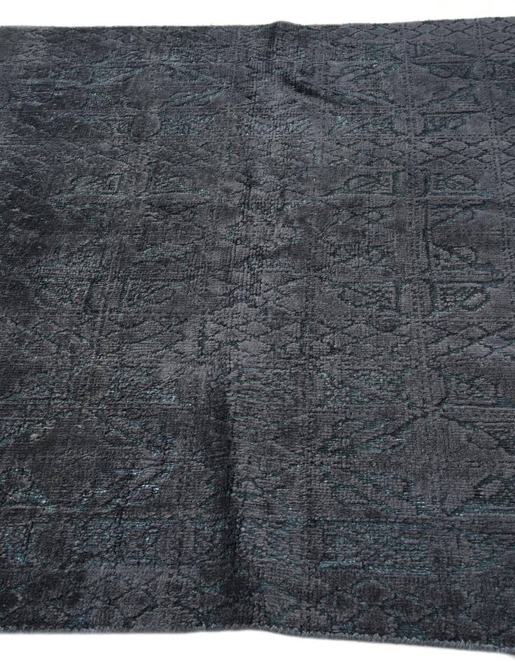 Detail image of  4' 11 x 7' 11  Hand Knotted Darya Rug