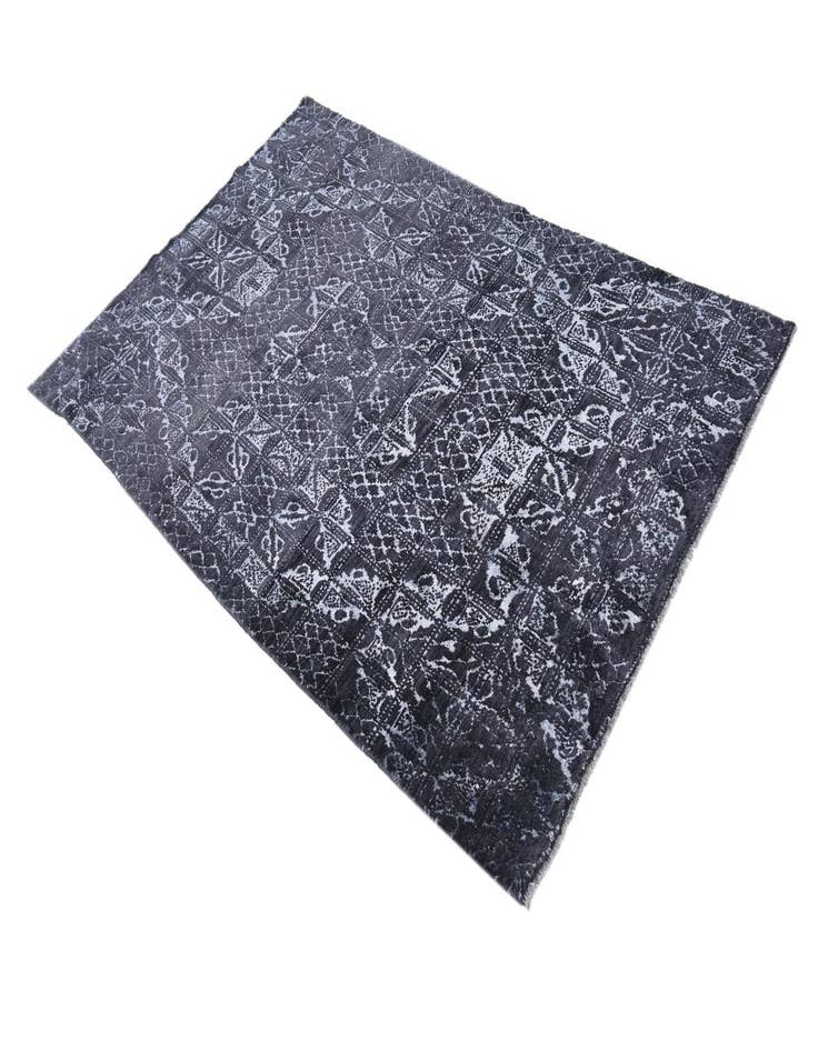 Detail image of  4' 9 x 7' 10  Hand Knotted Darya Rug