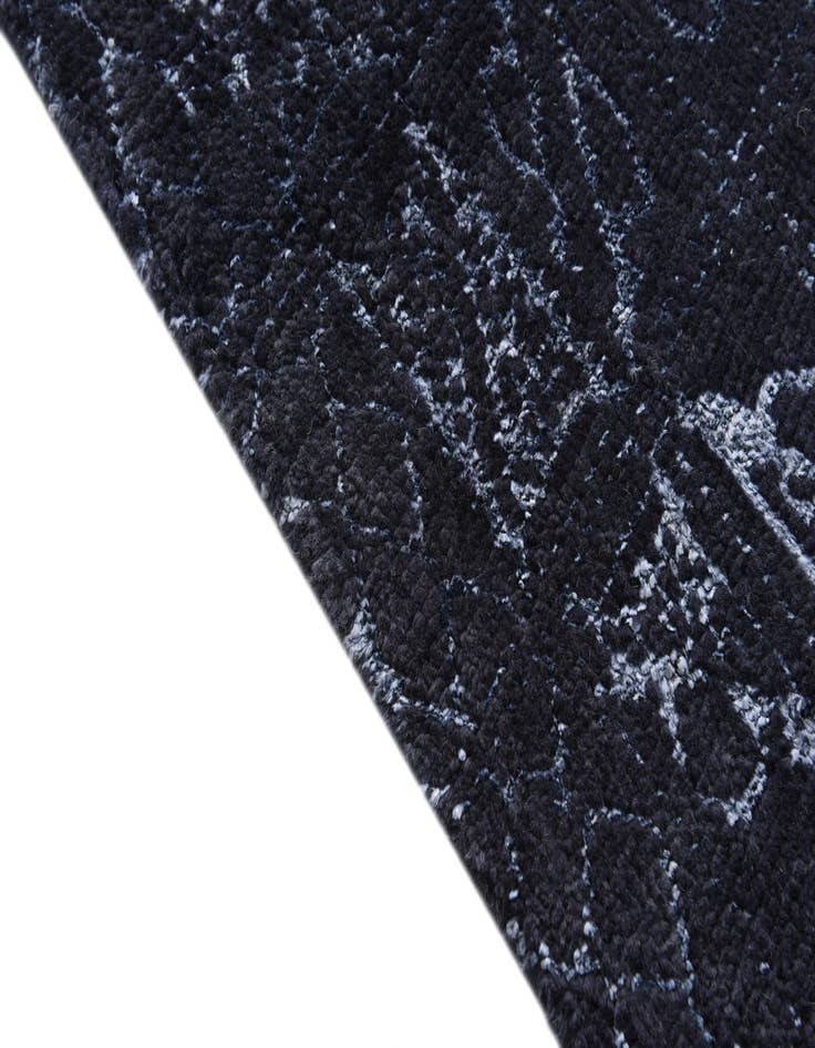 Detail image of  4' 9 x 7' 10  Hand Knotted Darya Rug