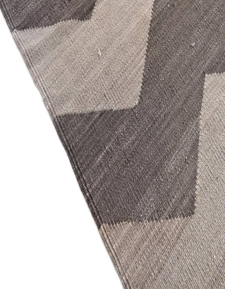 Detail image of  5' x 6' 4  Hand Woven Kilim Modern Wool Rug
