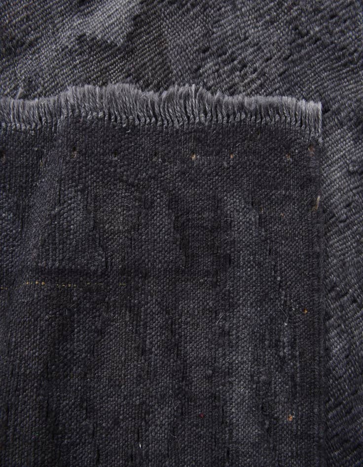 Detail image of  4' 3 x 5' 9  Hand Woven Kilim Modern Wool Rug