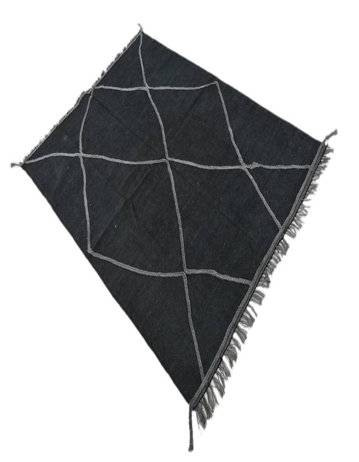 Detail image of  4' 2 x 6'  Hand Woven Kilim Modern Wool Rug