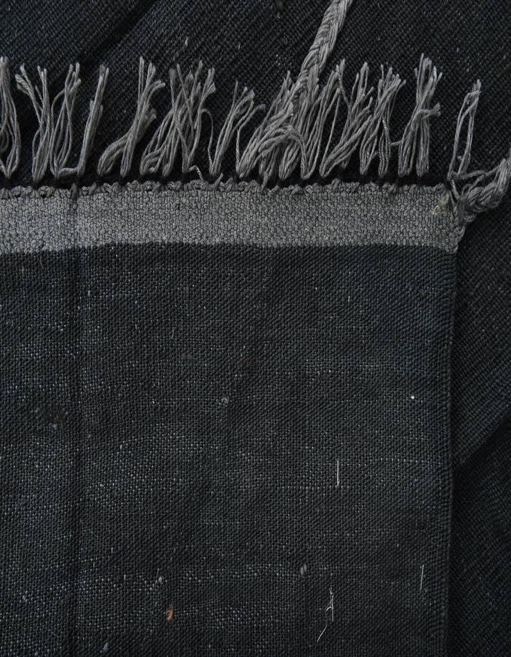 Detail image of  4' 2 x 6'  Hand Woven Kilim Modern Wool Rug