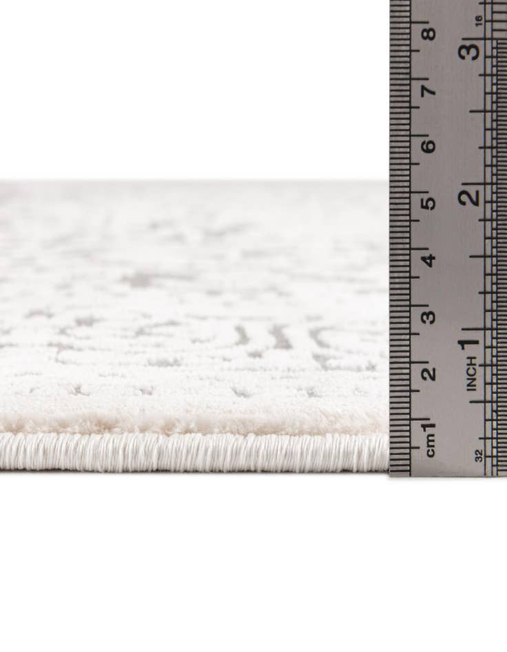 Detail image of  5' x 7' 7 Modern Classical Rug