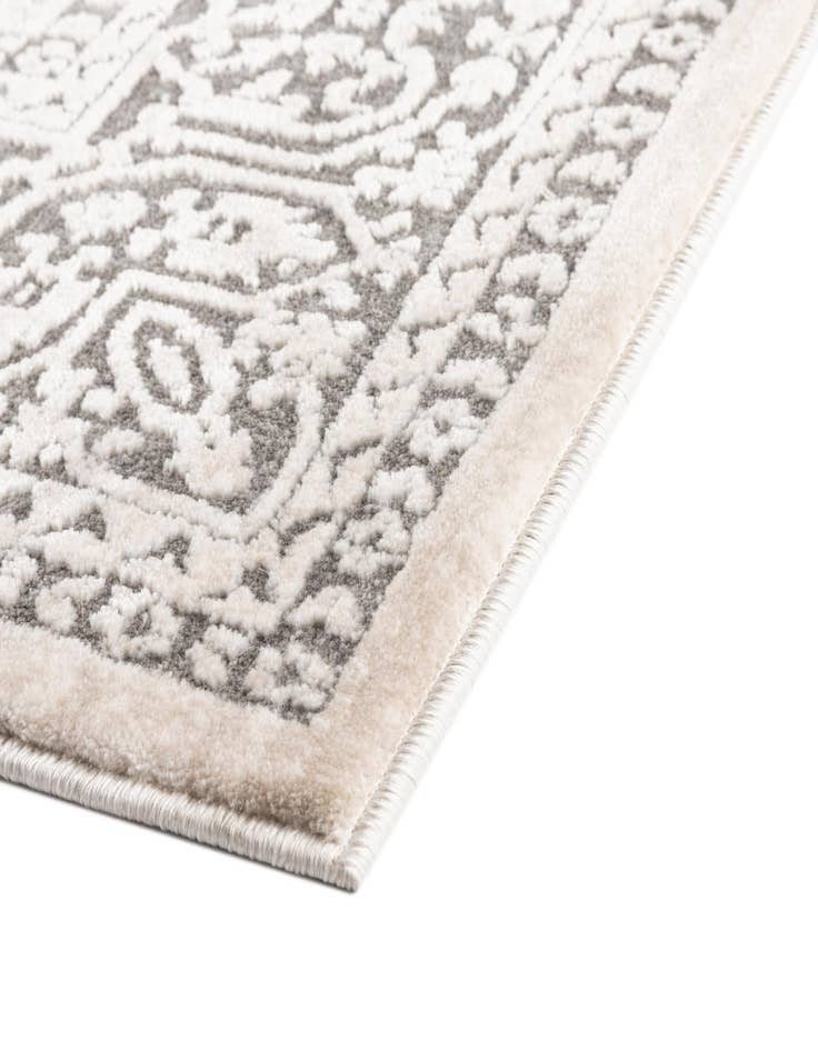 Detail image of  5' x 7' 7 Modern Classical Rug