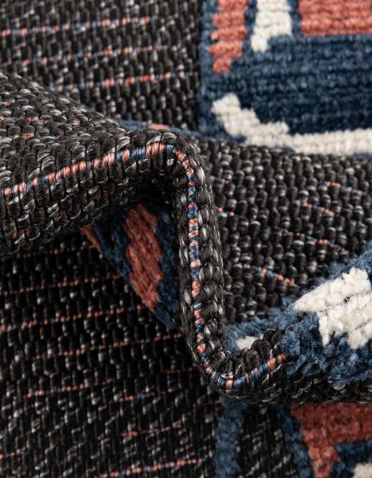 Detail image of  5' x 7' 7  Washable  Indoor / Outdoor Rug