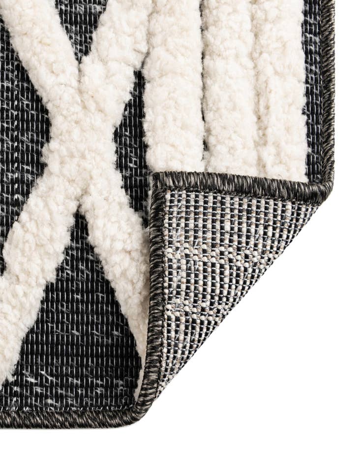 Detail image of  5' 3 x 7' 8  Washable  Indoor / Outdoor Rug