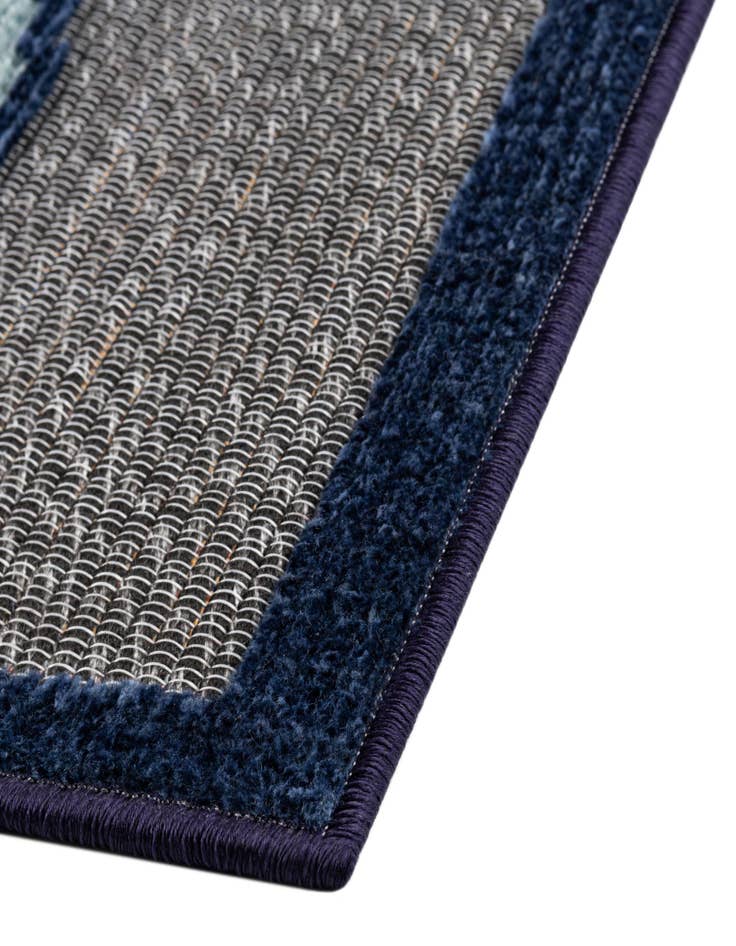 Detail image of  5' x 7' 7  Washable  Indoor / Outdoor Rug