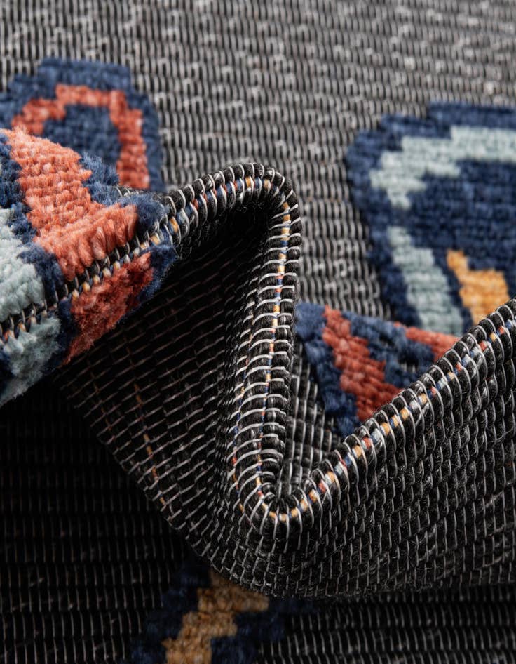 Detail image of  5' x 7' 7  Washable  Indoor / Outdoor Rug