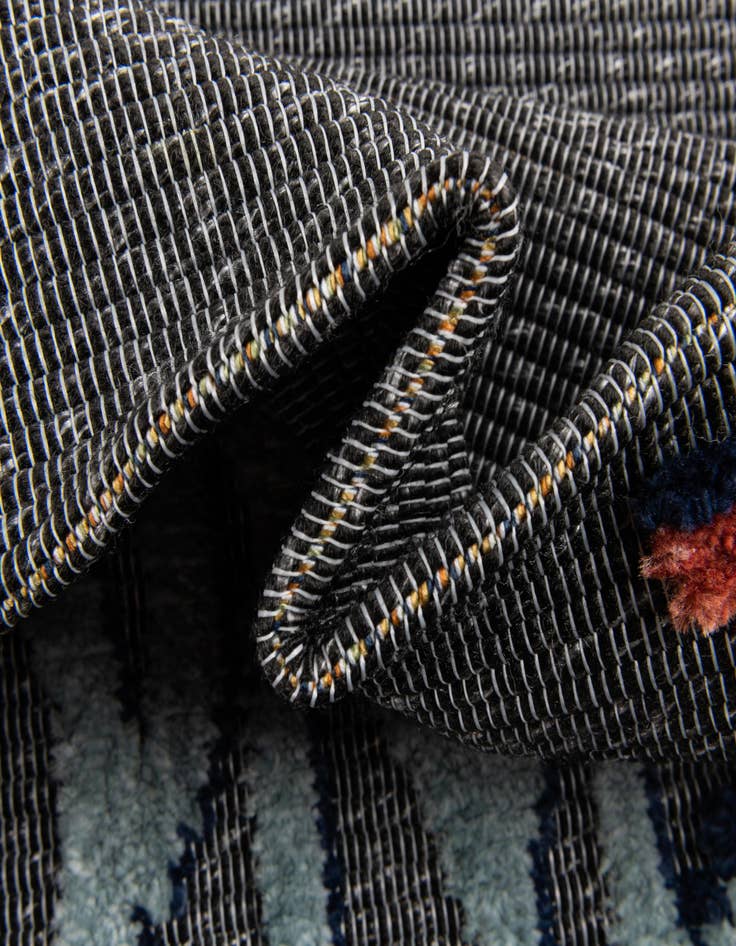 Detail image of  5' x 7' 7  Washable  Indoor / Outdoor Rug