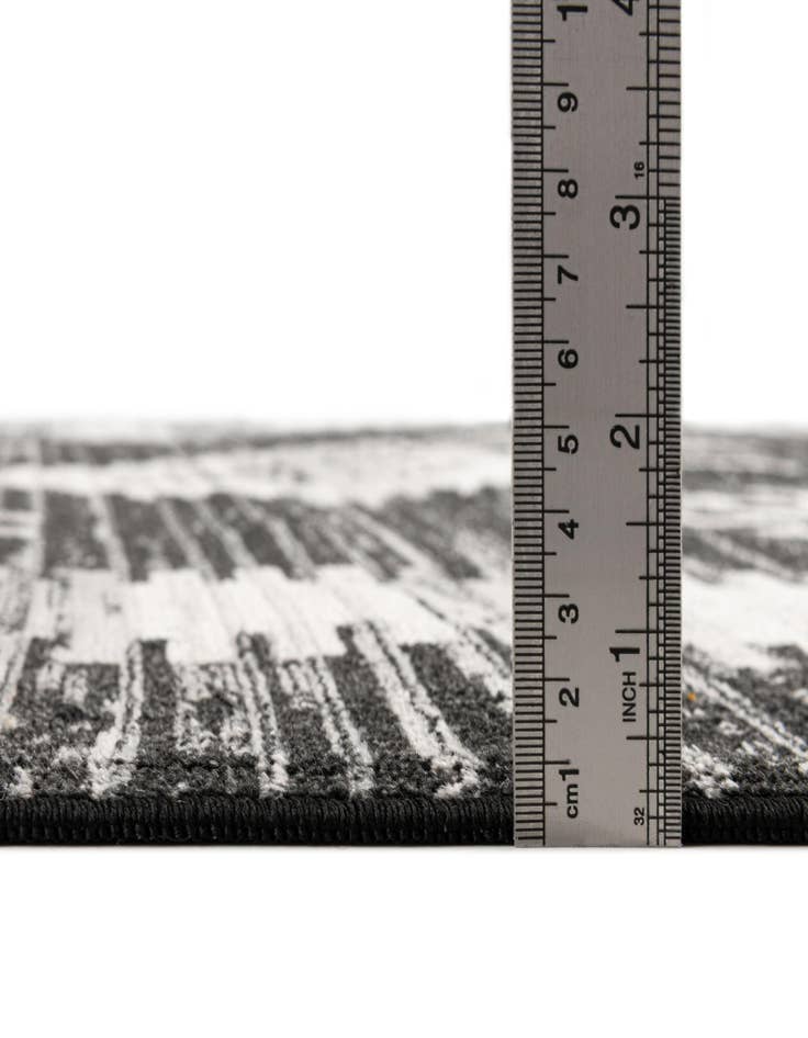 Detail image of  5' 3 x 7' 7 Victoria Rug