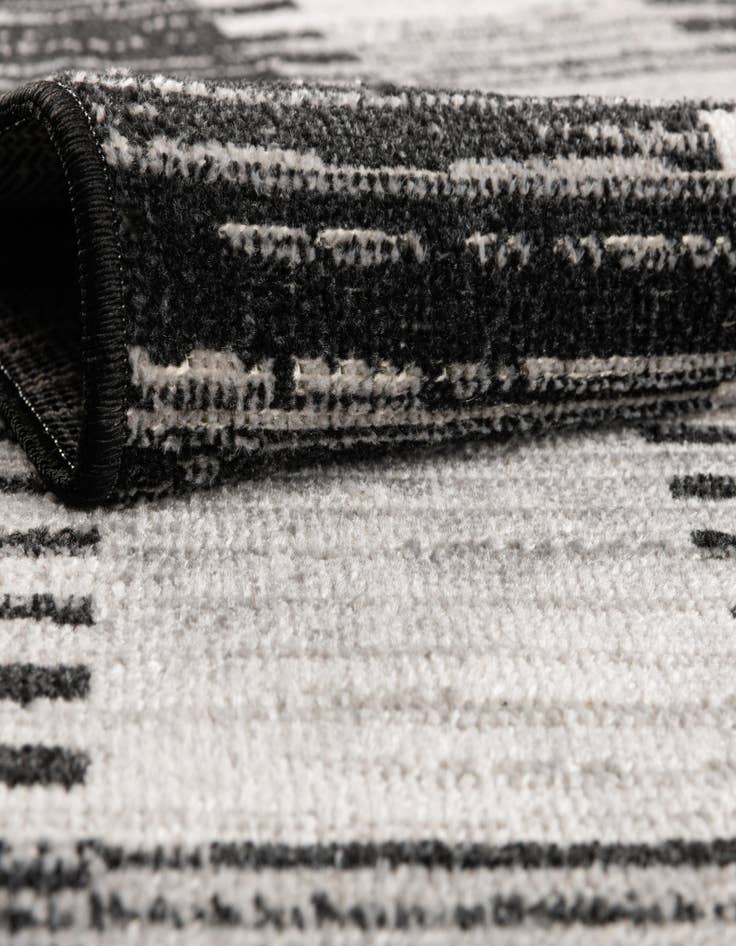 Detail image of  5' 3 x 7' 7 Victoria Rug