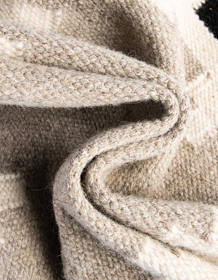 Detail image of  6' 1 x 9'  Hand Woven Kilim Wool Rug