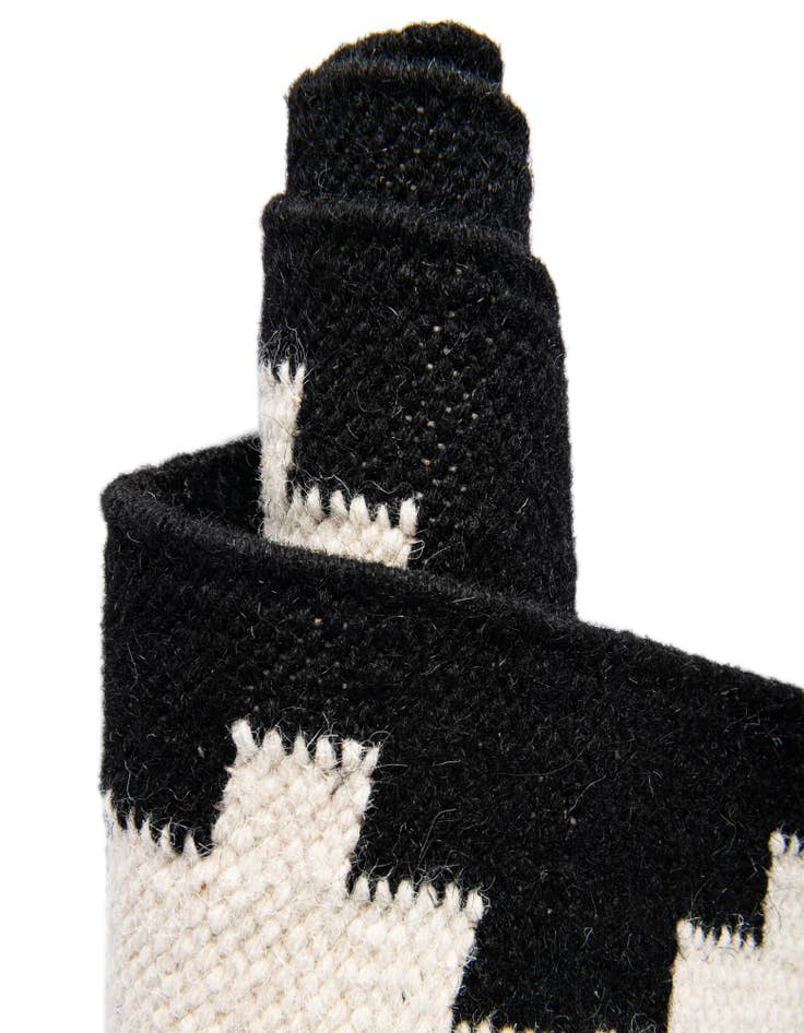 Detail image of  6' 1 x 9'  Hand Woven Kilim Wool Rug