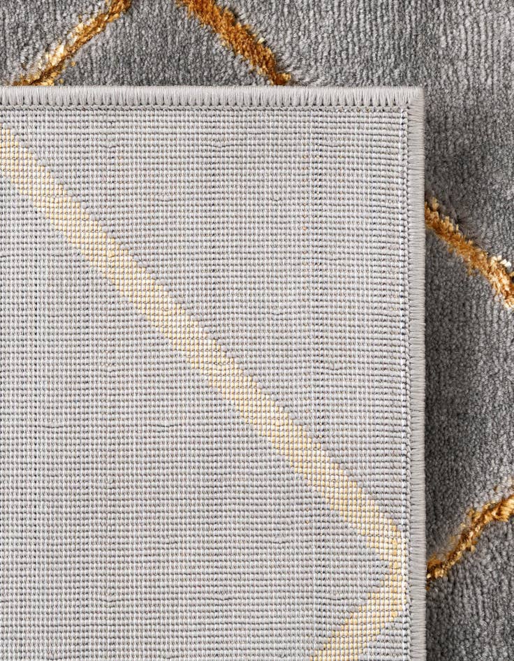 Detail image of  6' x 9' Vogue Geo Rug