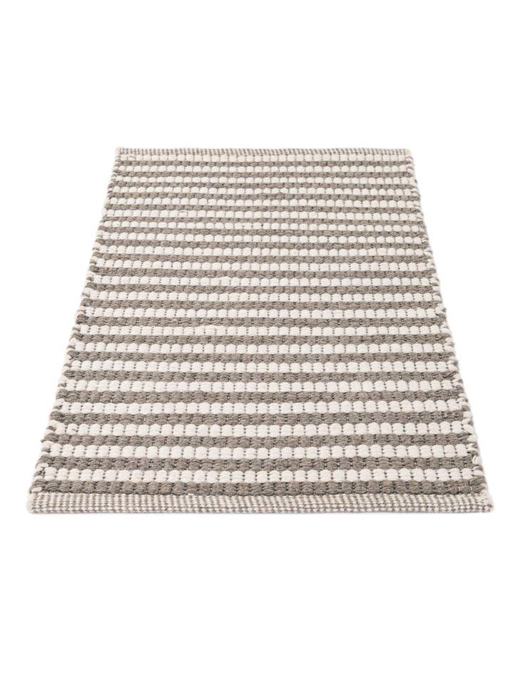 Detail image of  2' x 3' 2  Hand Woven Braided Chindi Rug