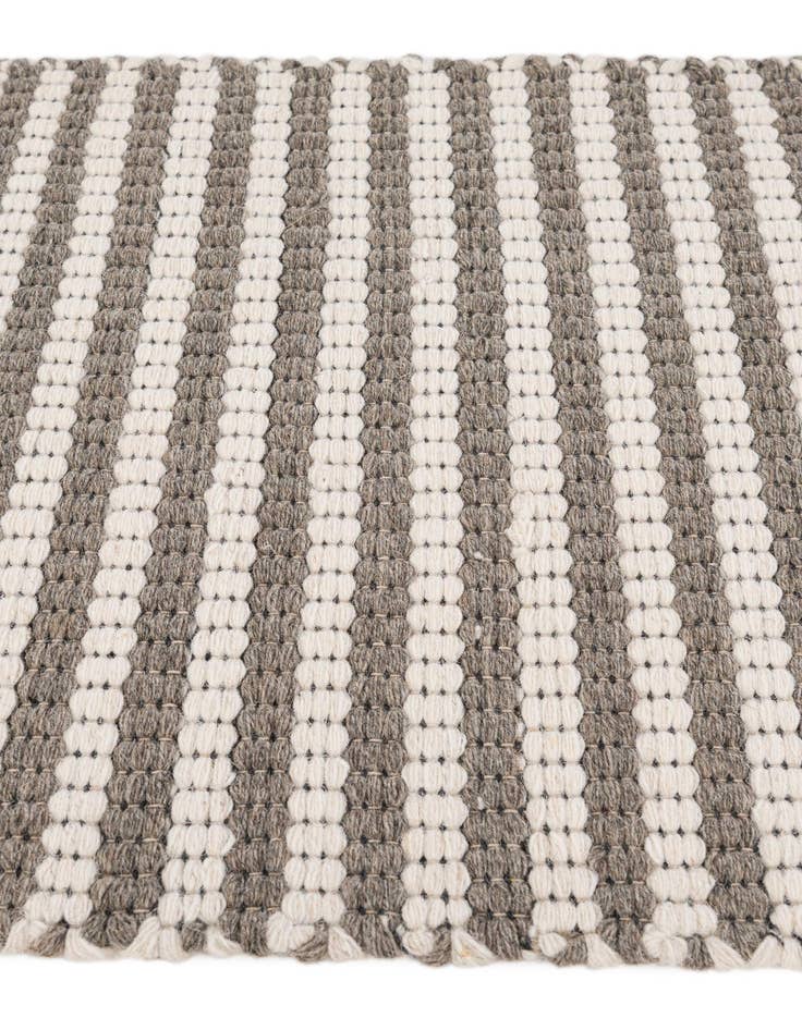 Detail image of  2' x 3' 2  Hand Woven Braided Chindi Rug