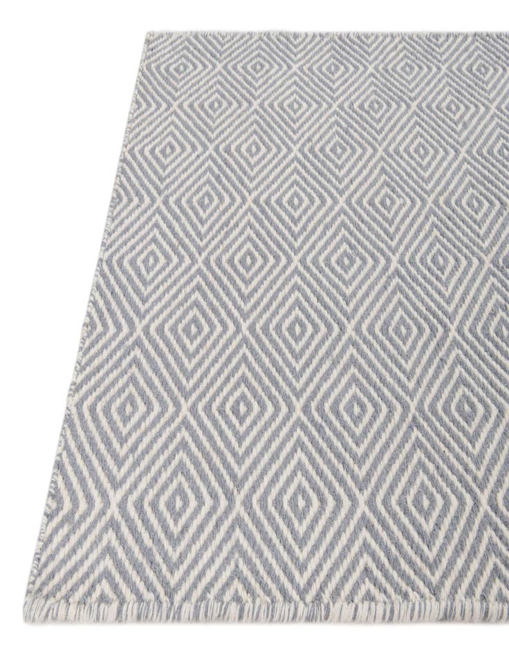 Detail image of 2' 2 x 3' Hand Braided Jill Zarin Dorset Rug