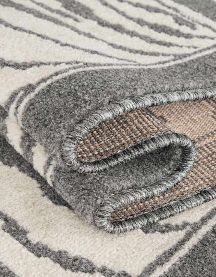 Gray and Ivory 5' x 7' Savannah Rug | Rugs.com