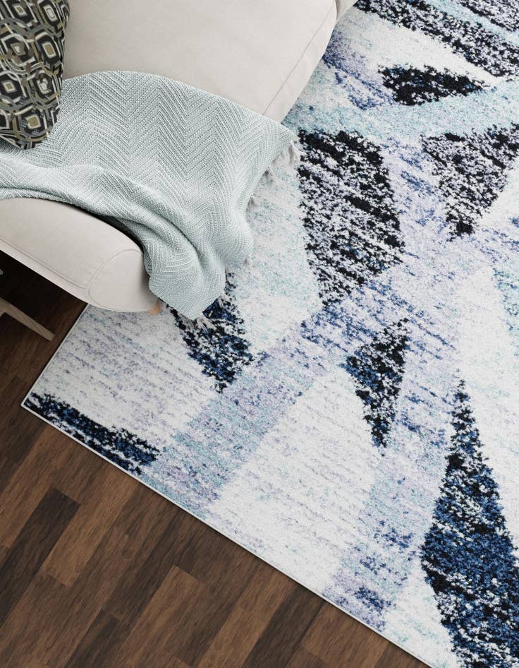 Detail image of  6' 1 x 9' Tucson Rug