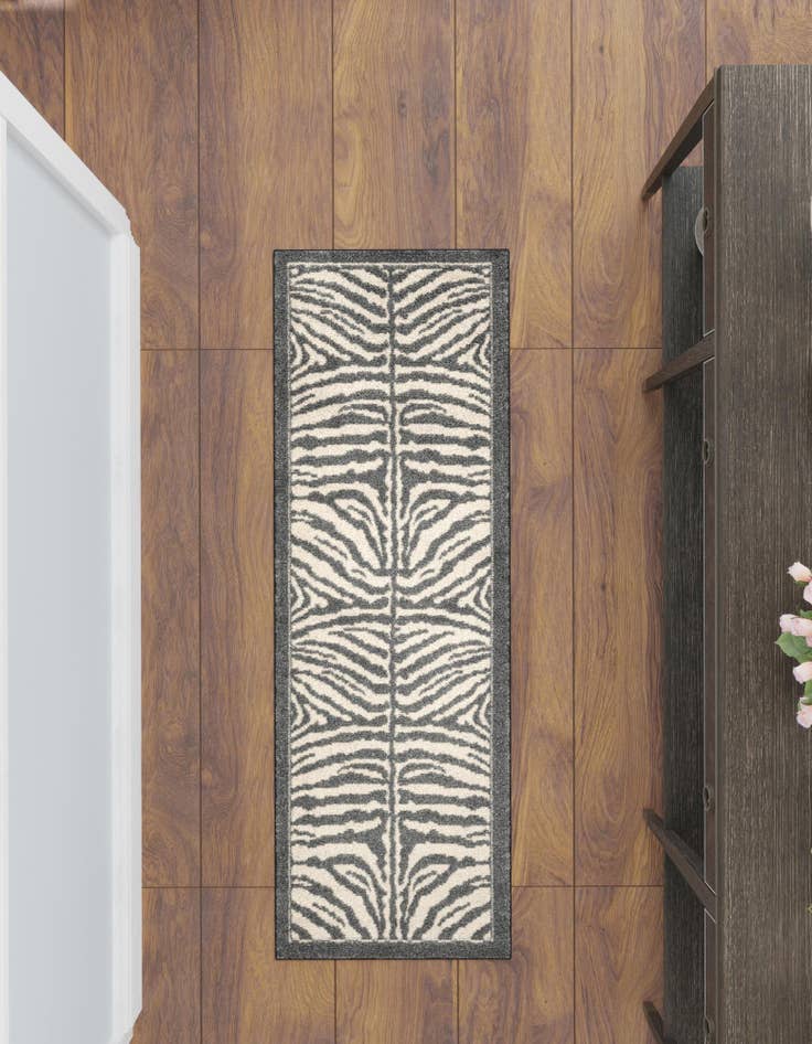 Detail image of  2' x 6' Savannah Runner Rug