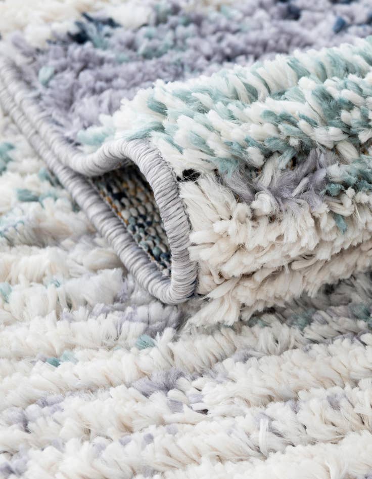 Detail image of  2' 7 x 12' Tucson Runner Rug