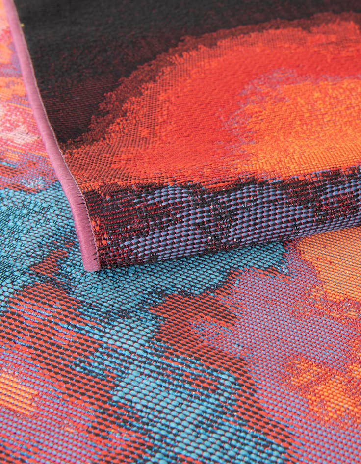 Detail image of  7' 10 x 7' 10  Washable Modern Indoor / Outdoor Round Rug