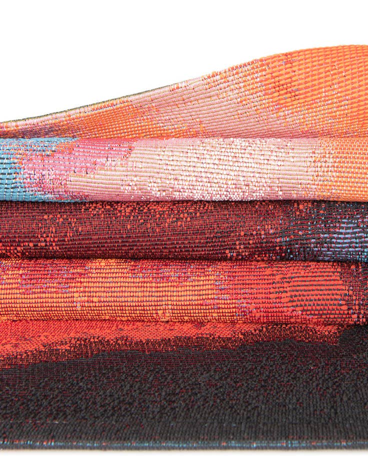 Detail image of  7' 10 x 7' 10  Washable Modern Indoor / Outdoor Round Rug