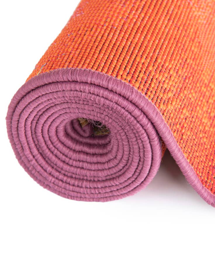 Detail image of  2' 7 x 10'  Washable Modern Indoor / Outdoor Runner Rug