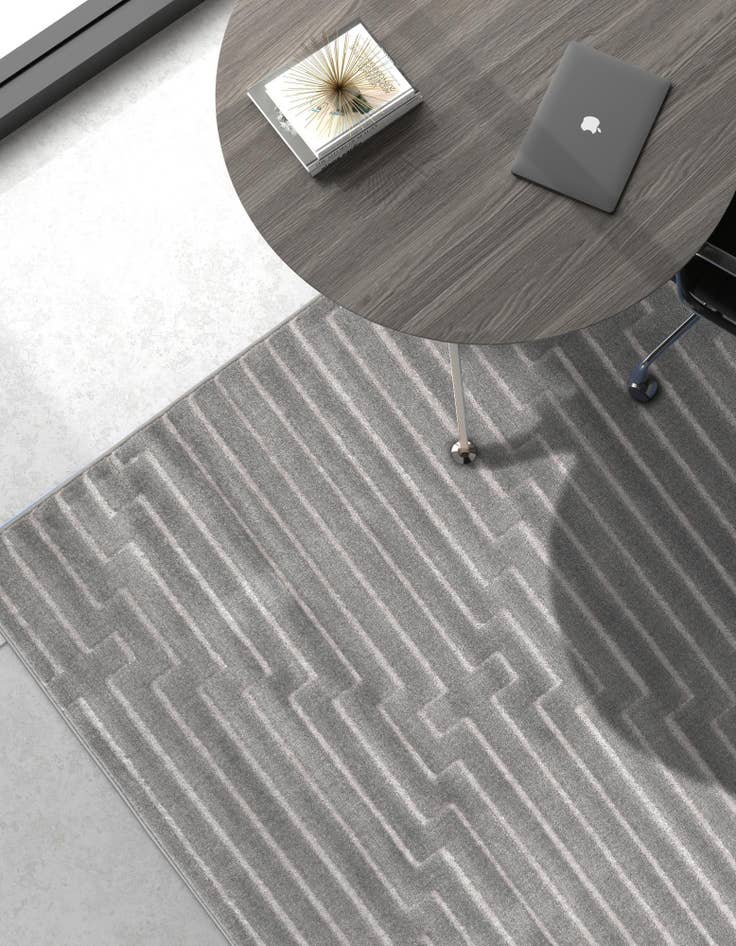 Detail image of  6' x 9' Vogue Geo Rug