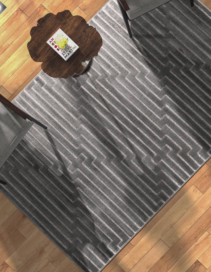 Detail image of  6' x 9' Vogue Geo Rug