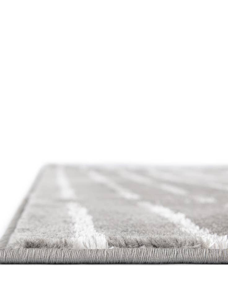 Detail image of  2' 7 x 12' Vogue Geo Runner Rug