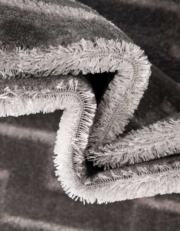 Detail image of  2' 7 x 12' Vogue Geo Runner Rug