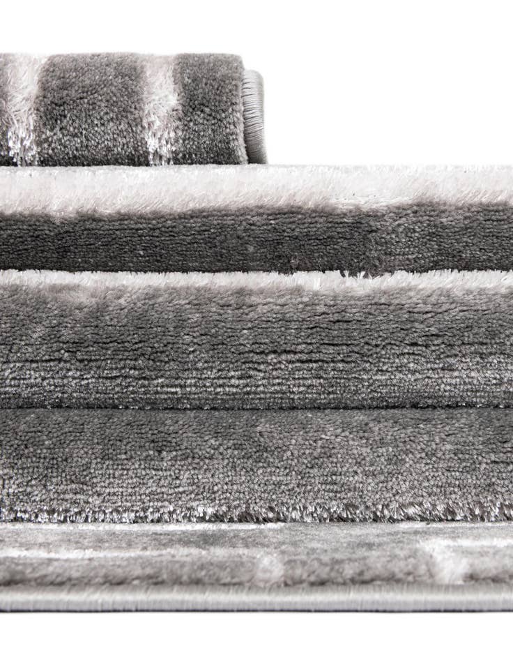 Detail image of  2' 7 x 12' Vogue Geo Runner Rug