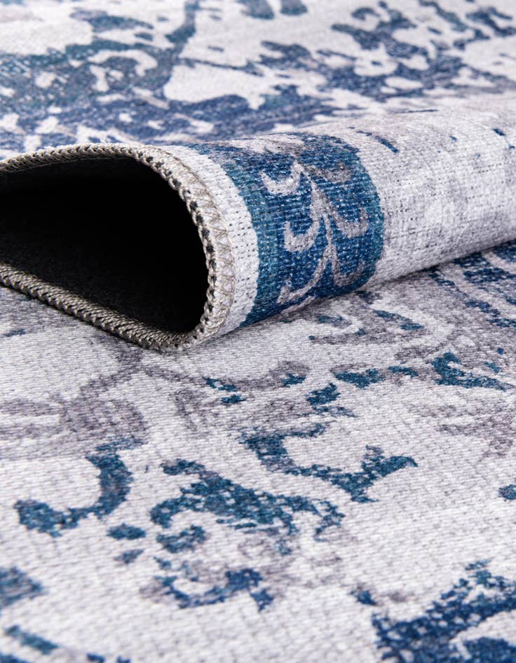 Detail image of  6' x 9'  Washable Francesca Oval Rug