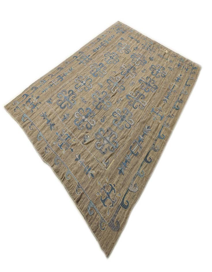 Detail image of  6' 7 x 9'  Hand Woven Kilim Suzani Wool Rug